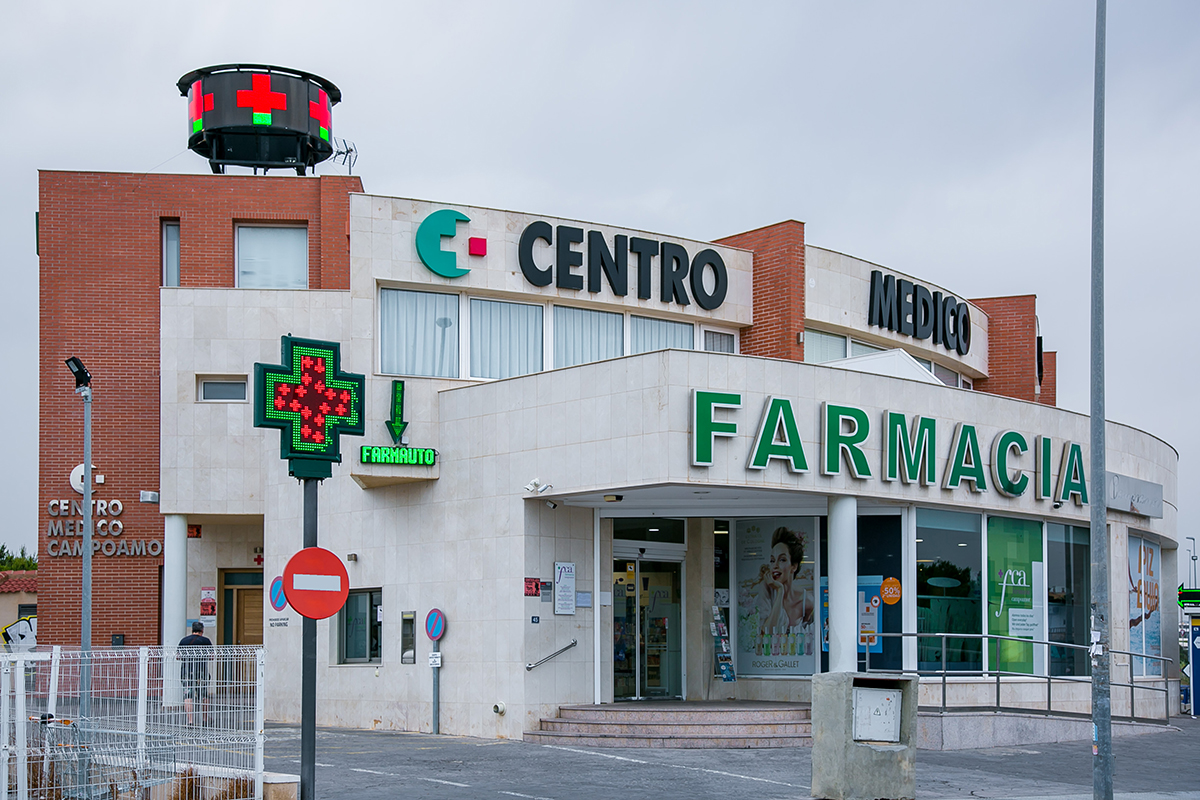 Multiproductos LED en Farmacia Campoamor