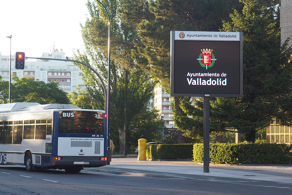 14 Pantallas LED de información ciudadana p10 Full Color en Valladolid
