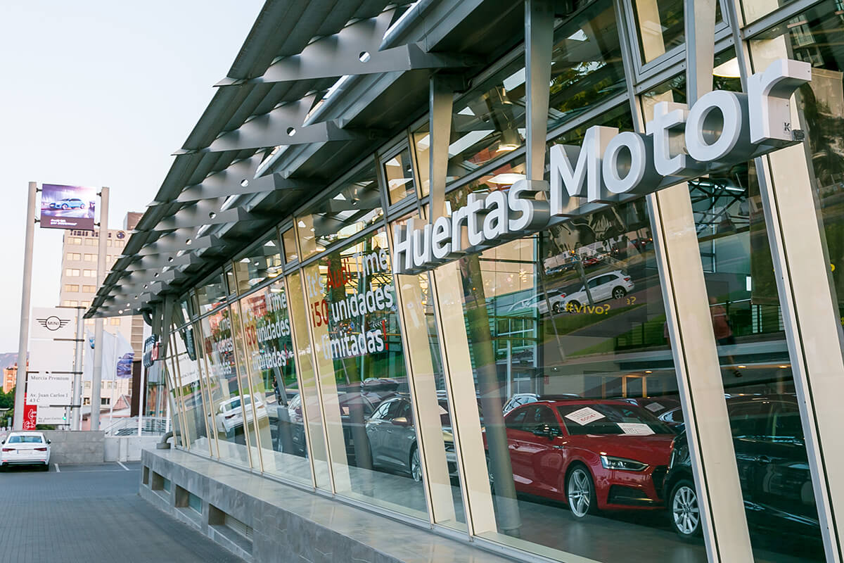 Pantalla LED Outdoor p10 Full Color en concesionario AUDI Huertas Motor