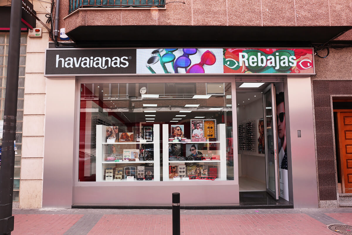 Marquesina LED Full Color en Óptica Da Vinci