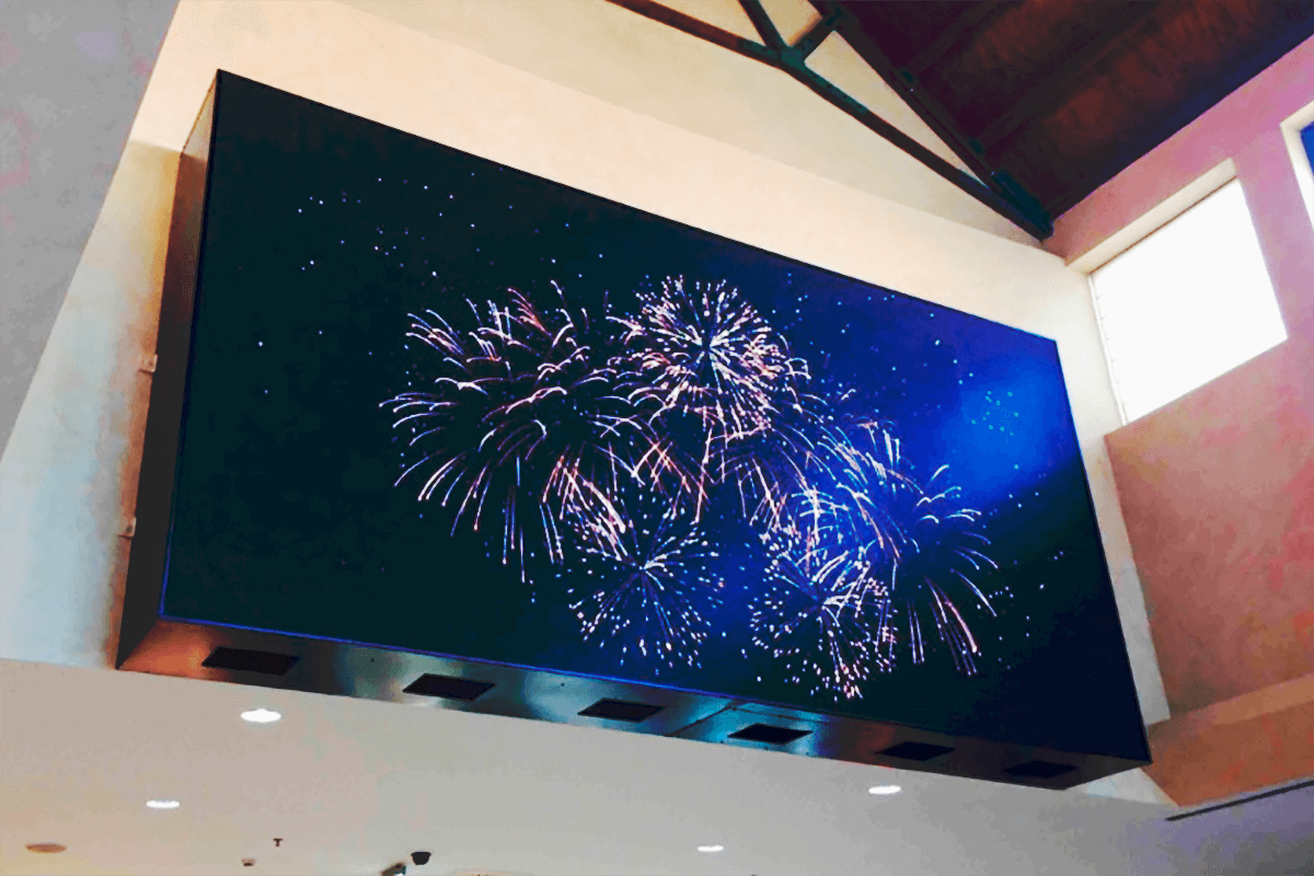 2 pantallas LED Indoor p5 Full Color en Centro Comercial El Ingenio