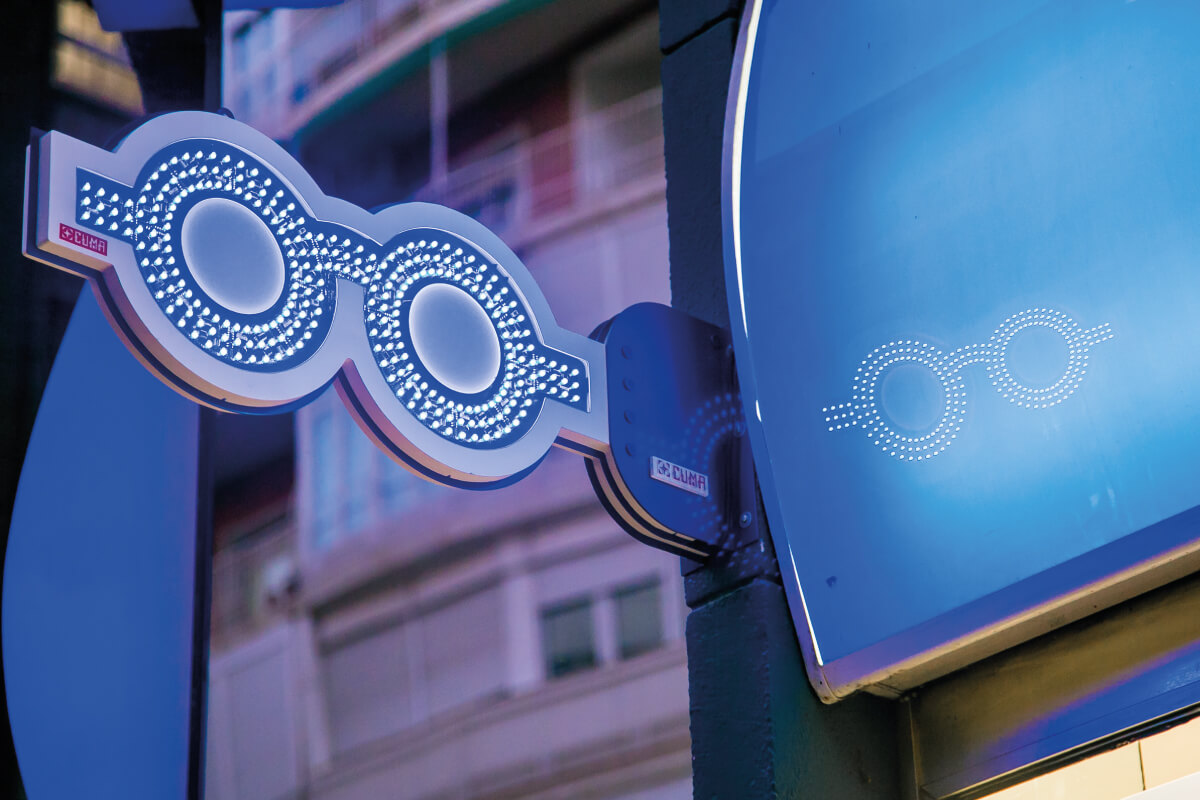 Gafa LED UltraSlim modelo Moscú en Óptica Constitución